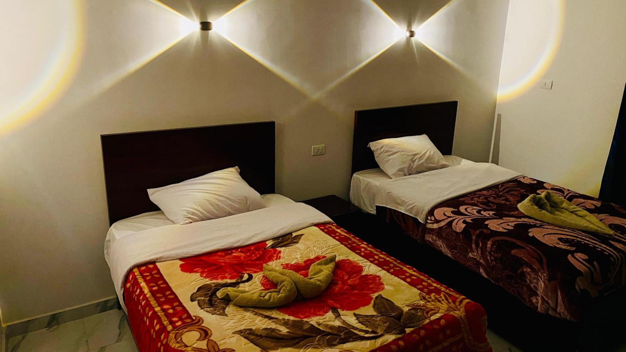 Villa Sun Wing - Guest House Luxor Buitenkant foto
