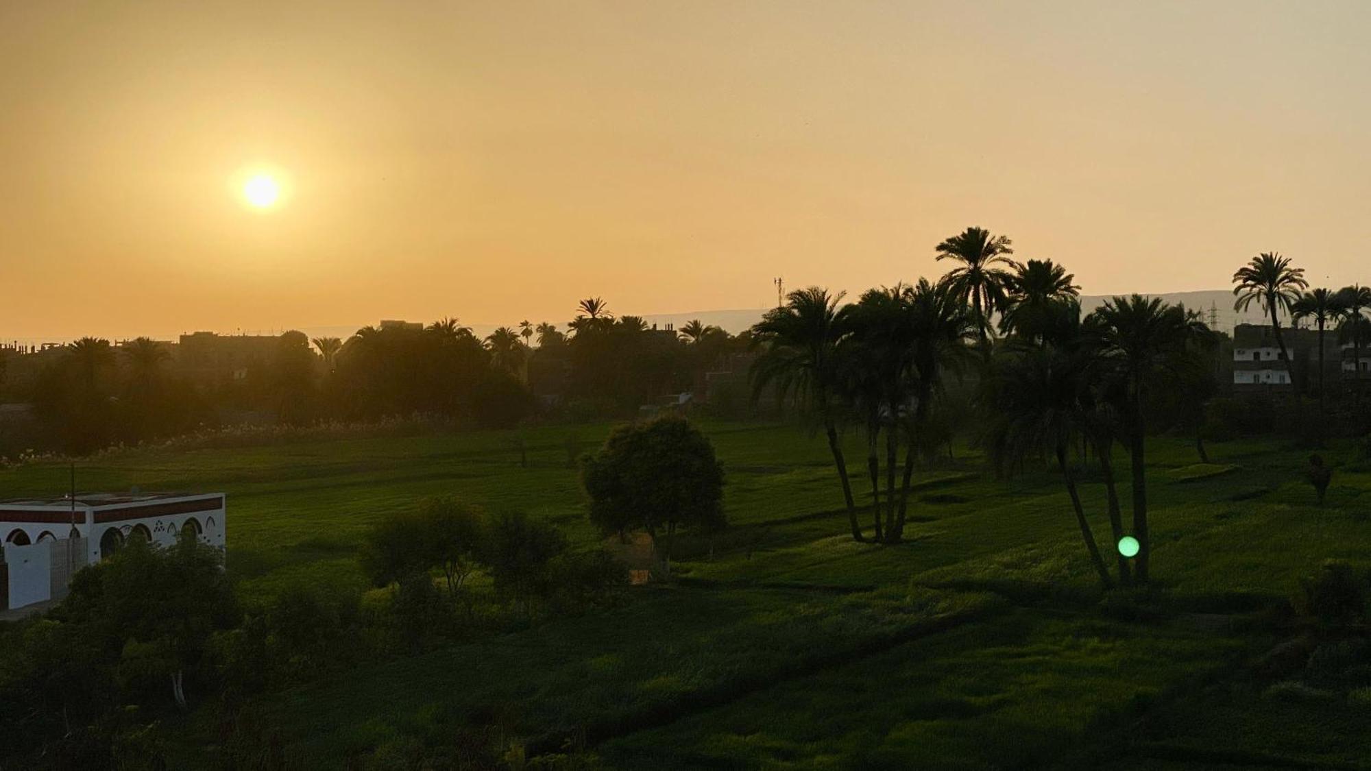 Villa Sun Wing - Guest House Luxor Buitenkant foto